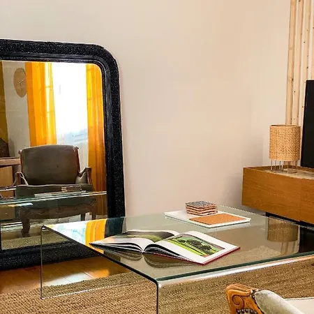 Appartement Familial- 3 Chambres Avec Vue Tour De Vesone Διαμέρισμα *