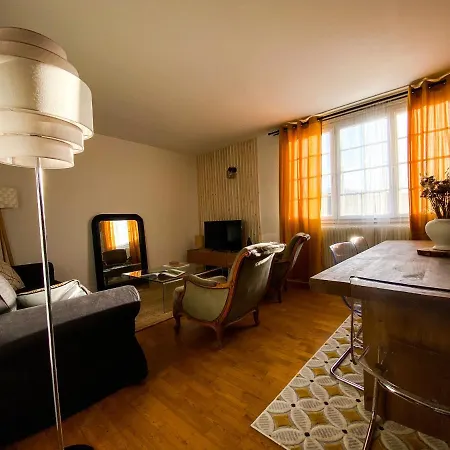 Familial Avec Vue Tour De Vesone Apartmán *