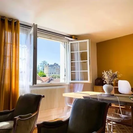 Appartement Familial- 3 Chambres Avec Vue Tour De Vesone Διαμέρισμα *