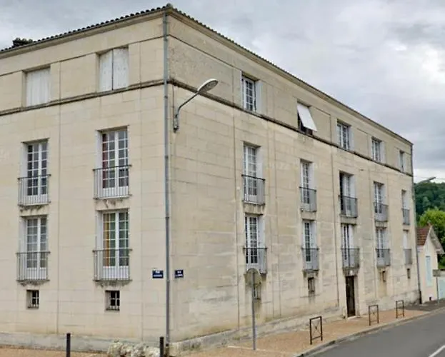 Familial Proche D'un Site Historique *